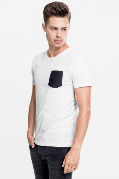 T-shirt con tasca in pelle sintetica Urban Classics