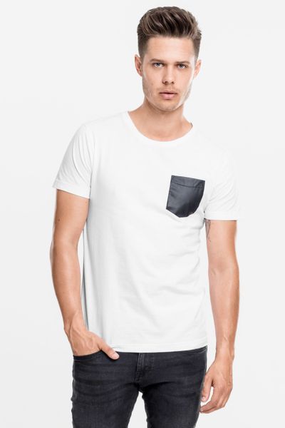 T-shirt con tasca in pelle sintetica Urban Classics T-shirt con tasca in pelle sintetica Urban Classics